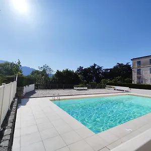  Appartement Grand Studio 38m2 Dans Ancien Palace Avec Piscine Et Place De Parking Privée France